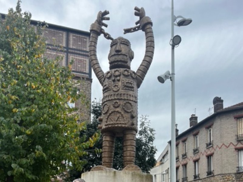 Robot d'Hervé Di Rosa à la Courneuve 